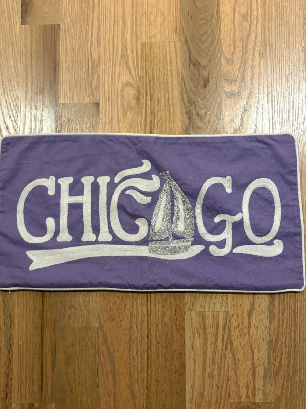 CHICAGO PILLOW- COVER-  POTTERY BARN TEEN EUC